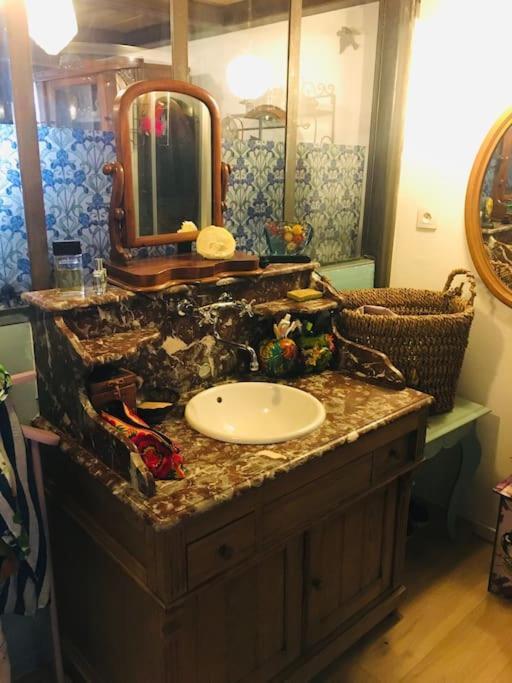 Loft D Artistes Avec Patio Au Port De ニース エクステリア 写真